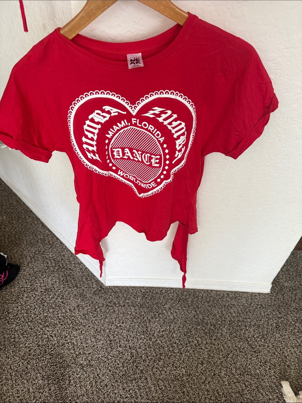 Red Cropped Heart Graphic Tank Top - Unknown Brand